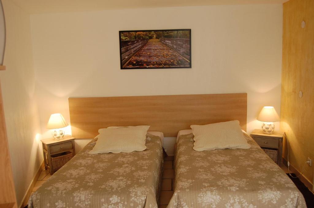Auberge Du Bord Des Eaux - Demi-Pension Assuree Sur Reservation Сент-Аман-лез-О Номер фото