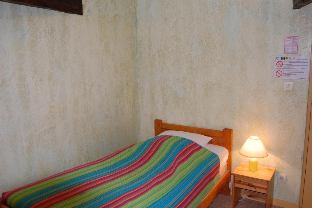 Auberge Du Bord Des Eaux - Demi-Pension Assuree Sur Reservation Сент-Аман-лез-О Номер фото