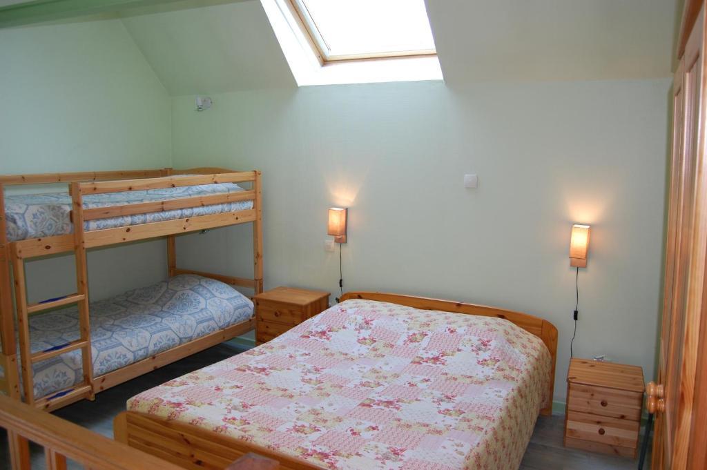 Auberge Du Bord Des Eaux - Demi-Pension Assuree Sur Reservation Сент-Аман-лез-О Номер фото