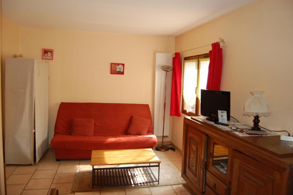 Auberge Du Bord Des Eaux - Demi-Pension Assuree Sur Reservation Сент-Аман-лез-О Номер фото