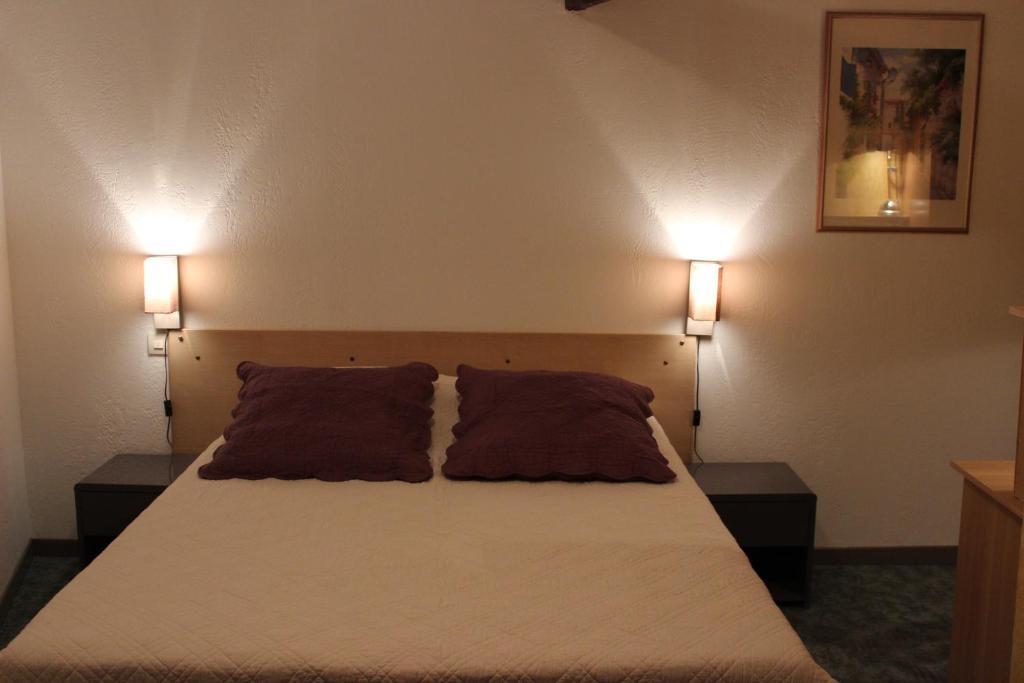 Auberge Du Bord Des Eaux - Demi-Pension Assuree Sur Reservation Сент-Аман-лез-О Номер фото